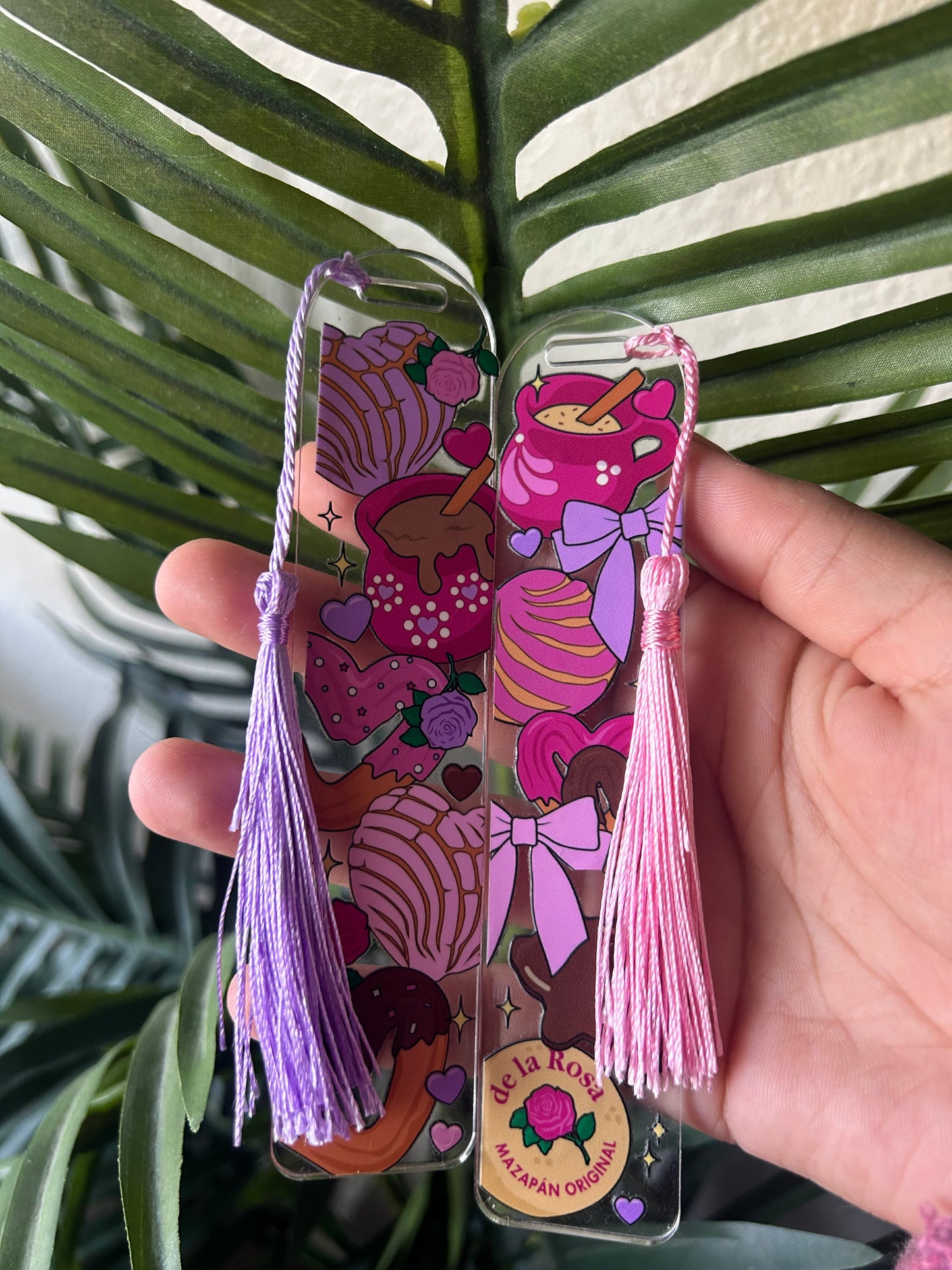 De La Rosa & Concha Hearts Acrylic Bookmarks